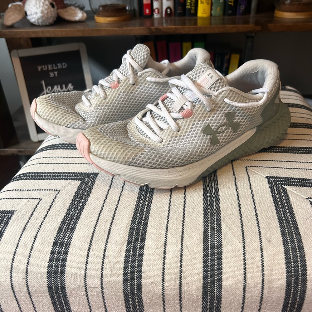 Women’s Under Armour tennis shoes - Picture 2 of 9